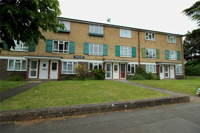 2 Bedroom Flat To Rent In York Road, Cheam, Sutton, SM2