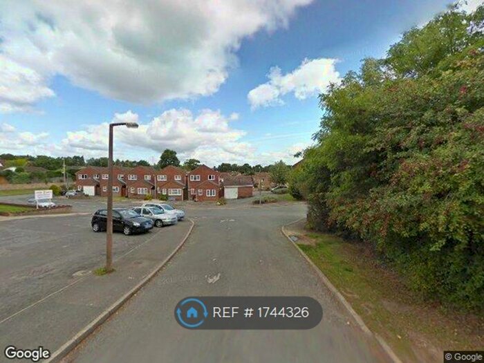 1 Bedroom Flat To Rent In Walnut Park, Haywards Heath, RH16