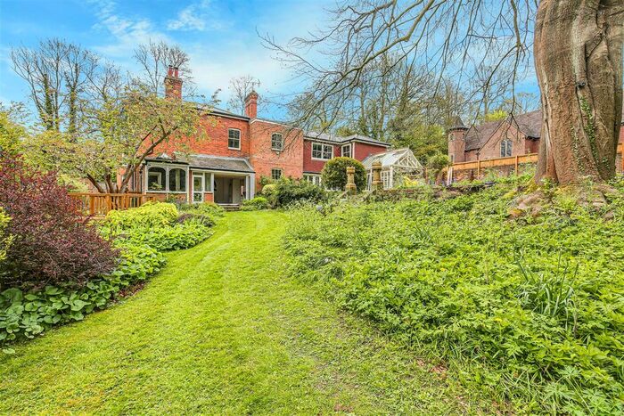 5 Bedroom Semi-Detached House For Sale In Hosey Hill, Westerham, TN16
