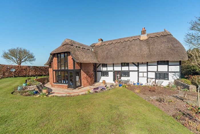 4 Bedroom Detached House For Sale In Blaegrove Lane, Up Nately, Hook, Hampshire, RG27