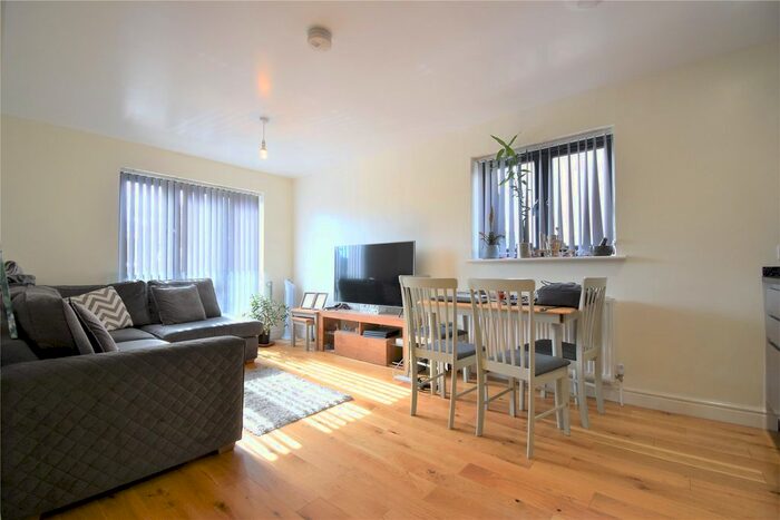 2 Bedroom Flat To Rent In Pinnacle House, Norfolk Road, Maidenhead, Berkshire, SL6