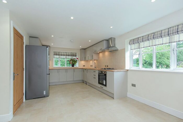 3 Bedroom Semi-Detached House To Rent In Temple Road, Cowley, OX4