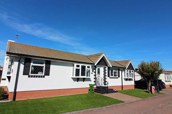 2 Bedroom Park Home For Sale In Orchard View, Ashwell, Baldock, SG7