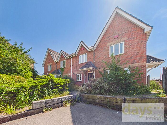 2 Bedroom End Of Terrace House To Rent In Northern Road, Portsmouth, City Of Portsmouth, PO6