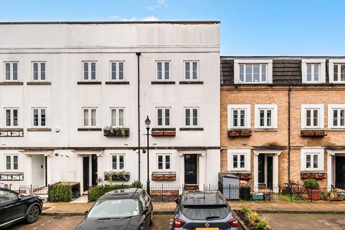 4 Bedroom Property To Rent In Goddard Place, Upper Holloway, N19