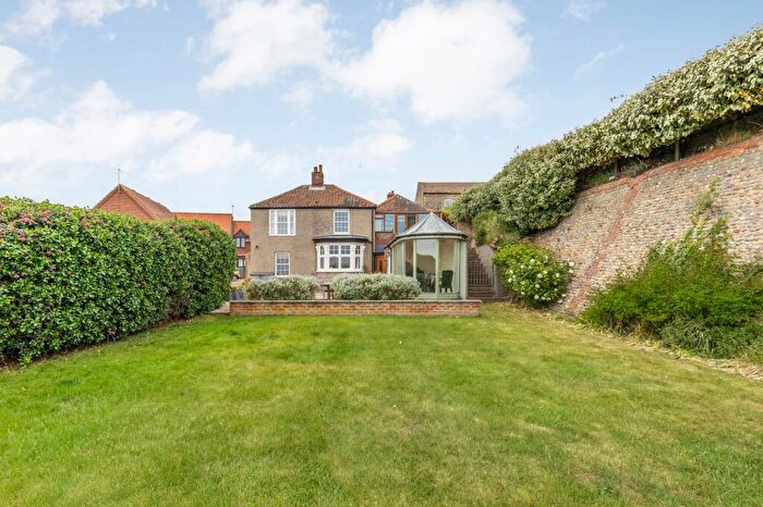 4 Bedroom Semi-Detached House For Sale In Mundesley, NR11