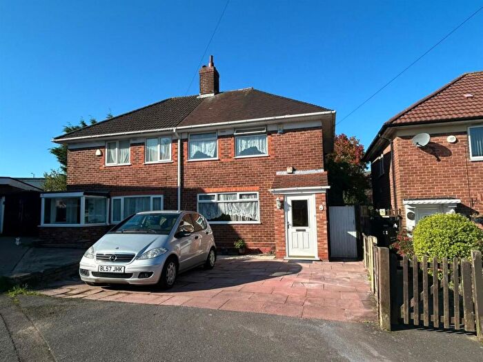 3 Bedroom Semi-Detached House To Rent In Napton Grove, Birmingham, B29