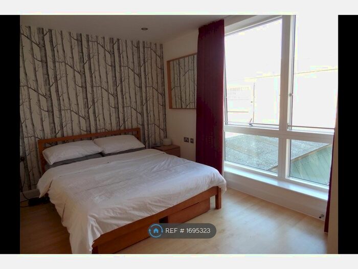2 Bedroom Flat To Rent In Kingsland Road, London, E8