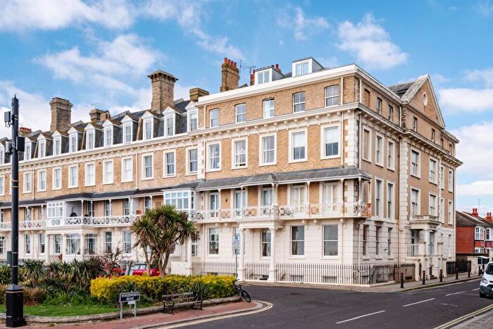 Flat To Rent In Heene Terrace, Worthing, BN11