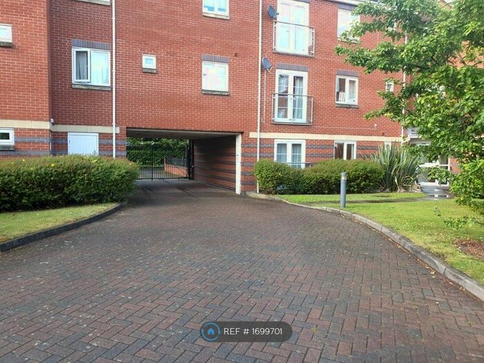 2 Bedroom Flat To Rent In Hurstbourne Crescent, Wolverhampton, WV1