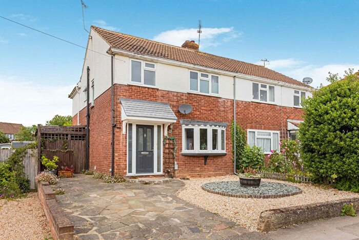 4 Bedroom Semi-Detached House For Sale In Huggins Lane, North Mymms, Hatfield, AL9