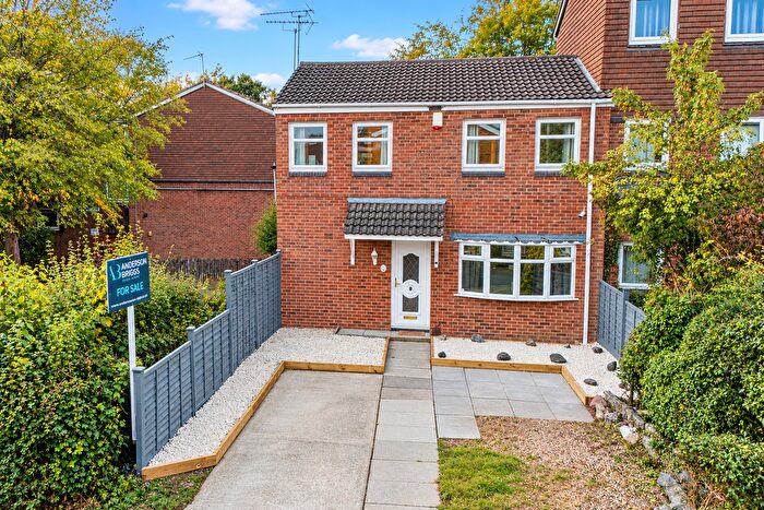 3 Bedroom Town House For Sale In Hopyard Close, Leicester, Leicestershire, LE2