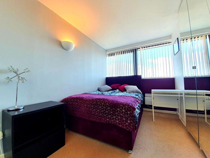 2 Bedroom Apartment To Rent In Bridgewater Place Water Lane Leeds, LS11