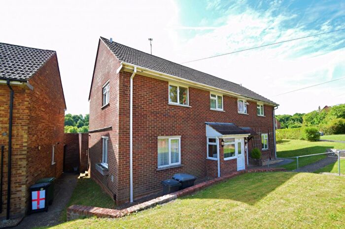 4 Bedroom Semi-Detached House To Rent In Stanmore, SO22
