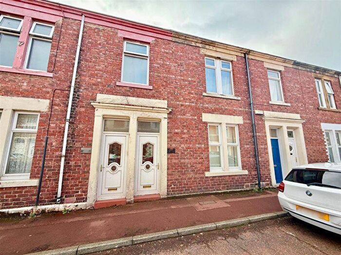3 Bedroom Flat To Rent In Ripon Street, Gateshead, NE8