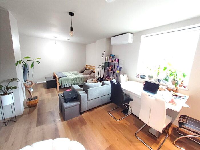 1 Bedroom Apartment To Rent In Holgate Court, Western Road, Romford, RM1