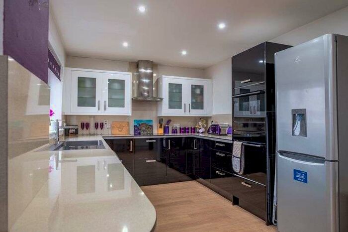 2 Bedroom Property For Sale In Forsyth Road, Aberdeen, AB23