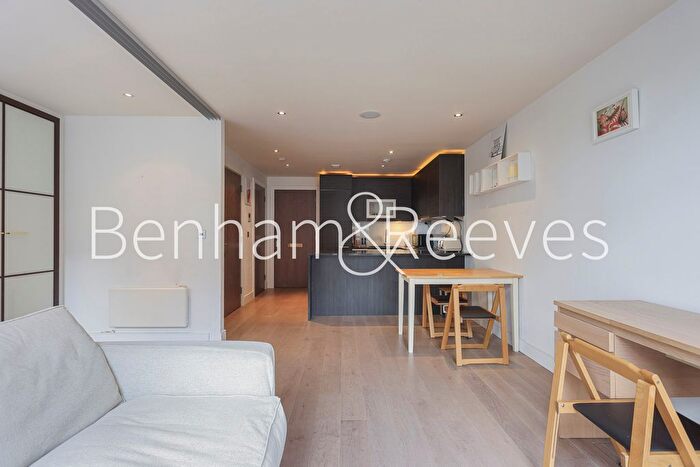 1 Bedroom Flat To Rent In Townmead Road, Fulham, SW6