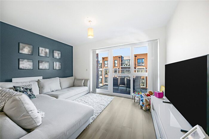 2 Bedroom Flat For Sale In Darwin House, Borehamwood, WD6