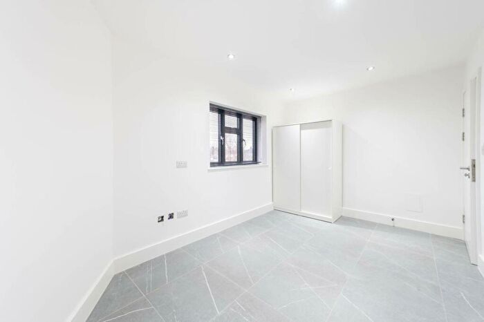 3 Bedroom Flat To Rent In Douglas Avenue, Wembley, HA0