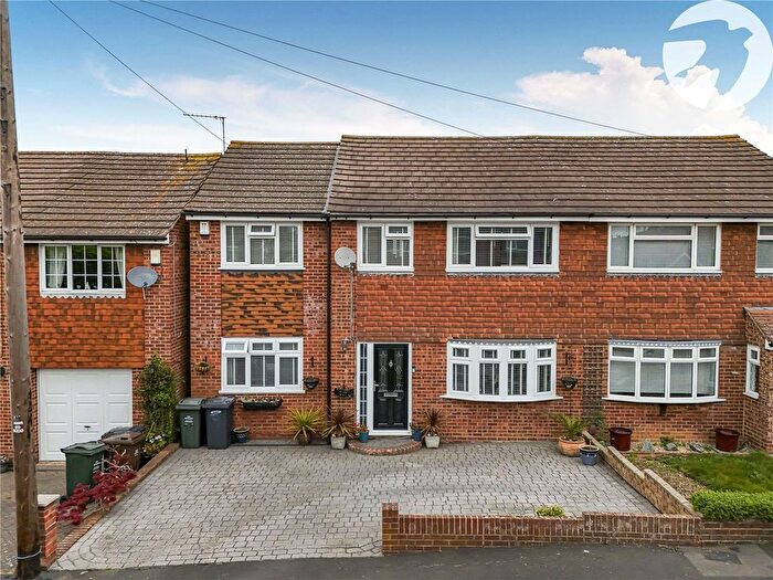 4 Bedroom Semi Detached House For Sale In Whitehead Close, Wilmington, Dartford, Kent, DA2