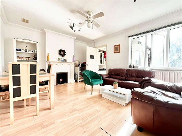 2 Bedroom Apartment To Rent In Hook Rise South, Surbiton, KT6