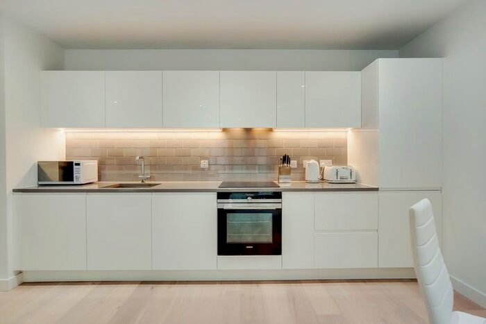 2 Bedroom Flat To Rent In Schooner Road, London, E16