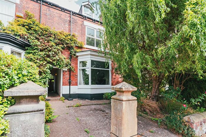 4 Bedroom Terraced House For Sale In Southgrove Road, Sheffield, S10