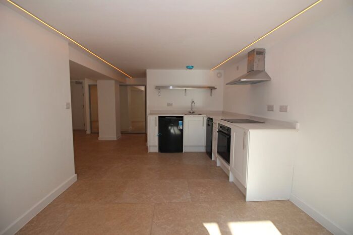 1 Bedroom Flat To Rent In The Old Malthouse, Level, Clarence Street, Bath, BA1
