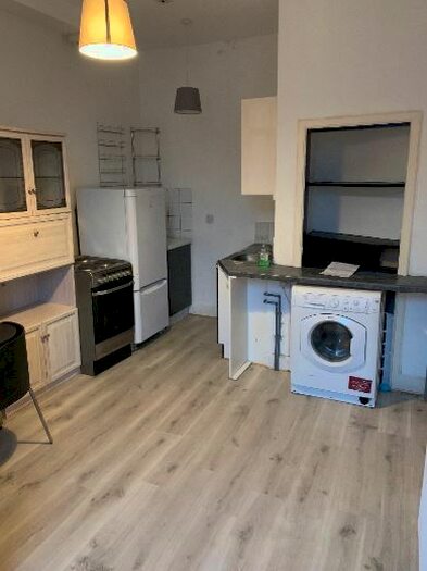 2 Bedroom Flat To Rent In Bothwell Street, Edinburgh, EH7