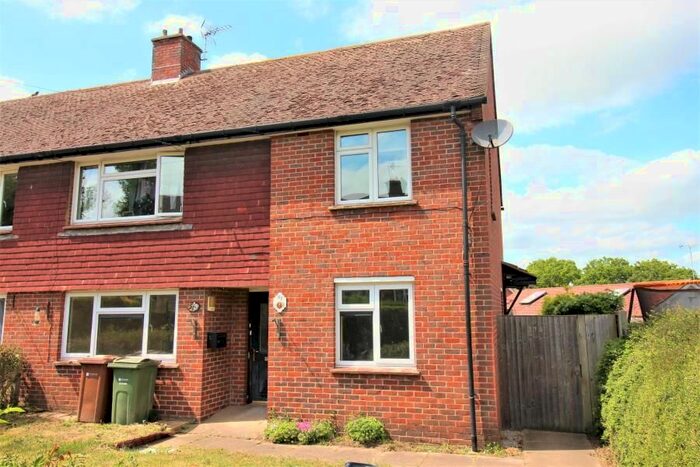 2 Bedroom Maisonette To Rent In Sandfields, Send, Woking, GU23
