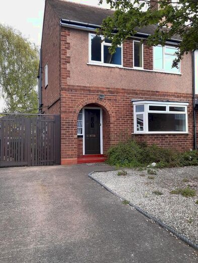 3 Bedroom Semi-Detached House To Rent In Moordown Avenue, Solihull, B92