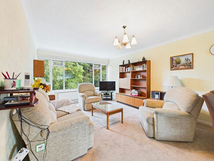 2 Bedroom Flat For Sale In Lansdown Road, Sidcup, Kent, DA14