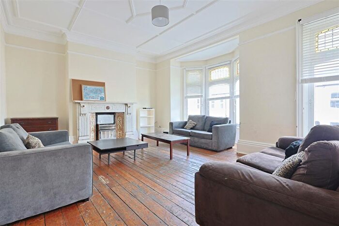 6 Bedroom Terraced House To Rent In Devonshire Place, Newcastle Upon Tyne, NE2