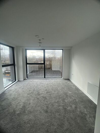 1 Bedroom Flat To Rent In Willow Court, Ford Lane, Salford, M6