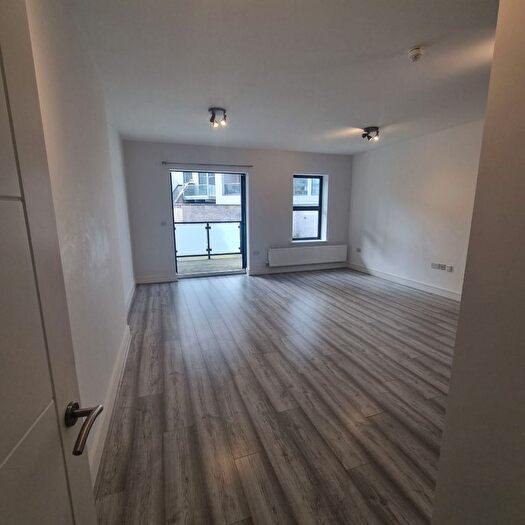 Studio To Rent In Hare Street, Woolwich, SE18