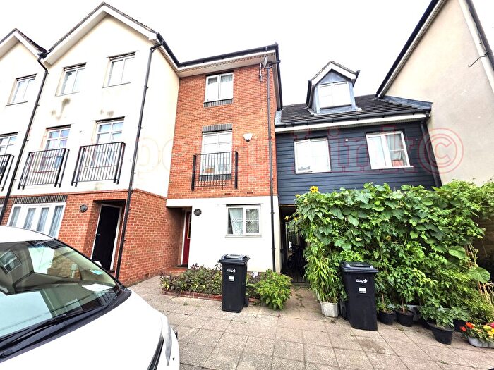 4 Bedroom Terraced House For Sale In Blackthorn Road, Ilford, IG1