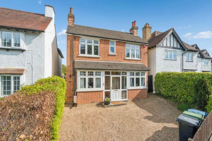 4 Bedroom Detached House For Sale In Rickmansworth Lane, Gerrards Cross, SL9
