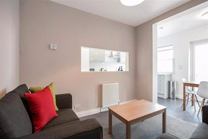 4 Bedroom Semi-Detached House To Rent In Bedroom Semi Detached House In Portland Street, Bristol, BS16