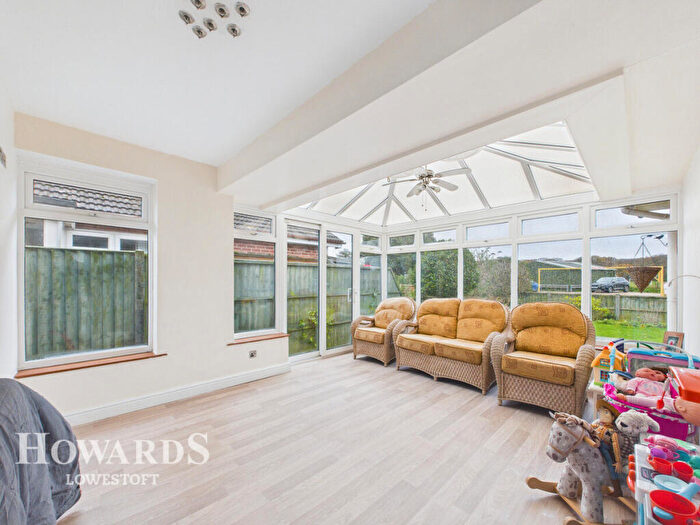 3 Bedroom Detached Bungalow For Sale In Mills Drive, Lowestoft, NR32