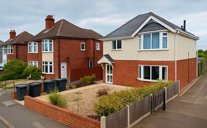 4 Bedroom Apartment For Sale In Wallisdown Road, Bournemouth, BH11
