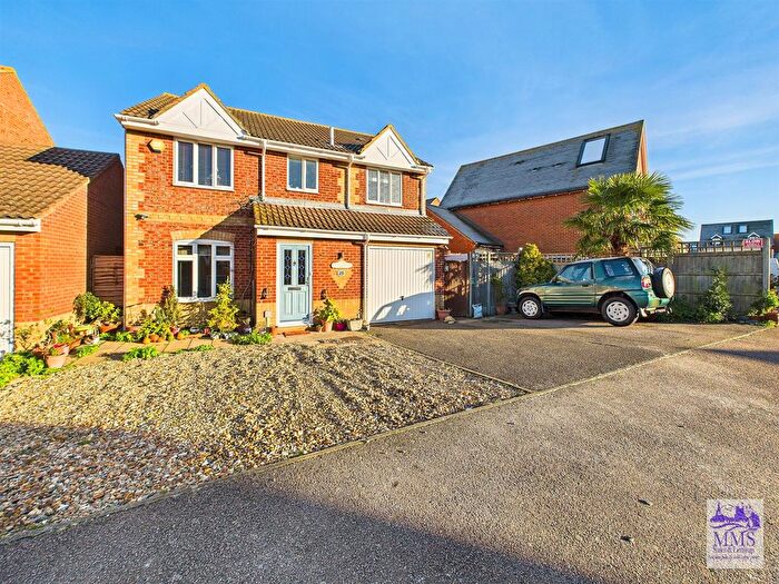 4 Bedroom Detached House For Sale In Helen Thompson Close, Iwade, Sittingbourne, ME9