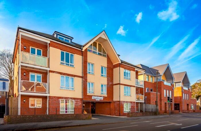 2 Bedroom Flat To Rent In Coulsdon Road, Caterham, CR3