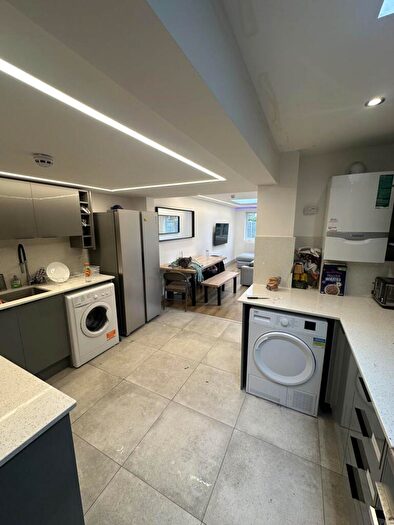 6 Bedroom Terraced House To Rent In Hatherley Road, Reading, RG1