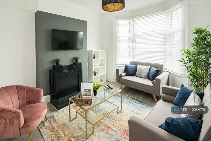 4 Bedroom Semi-Detached House To Rent In Chatfield Road, Croydon, CR0