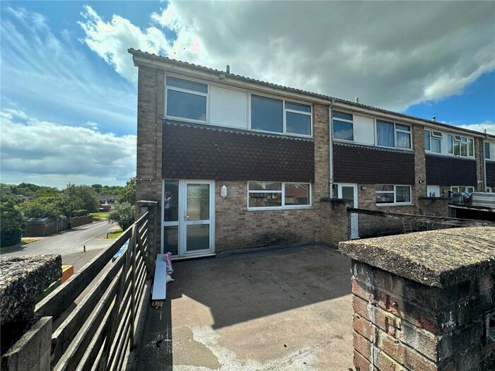 3 Bedroom Maisonette To Rent In Warren Gardens, Romsey, Hampshire, SO51