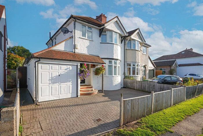 3 Bedroom Semi-Detached House For Sale In Kenville Road, Kennington, OX1