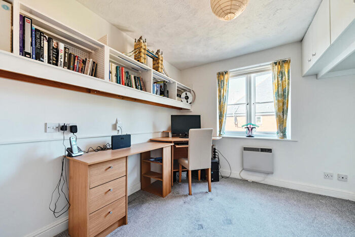 2 Bedroom Apartment For Sale In Waterside Court, Alton, Hampshire, GU34