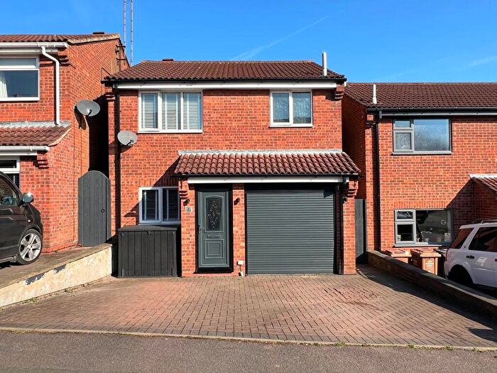 3 Bedroom Detached House For Sale In Hastings Road, Swadlincote, DE11