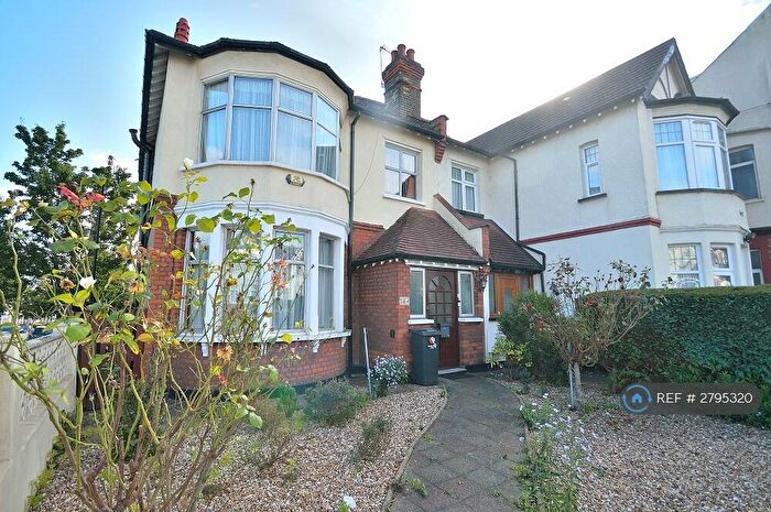 4 Bedroom Semi Detached House To Rent In Green Lanes, London, N13